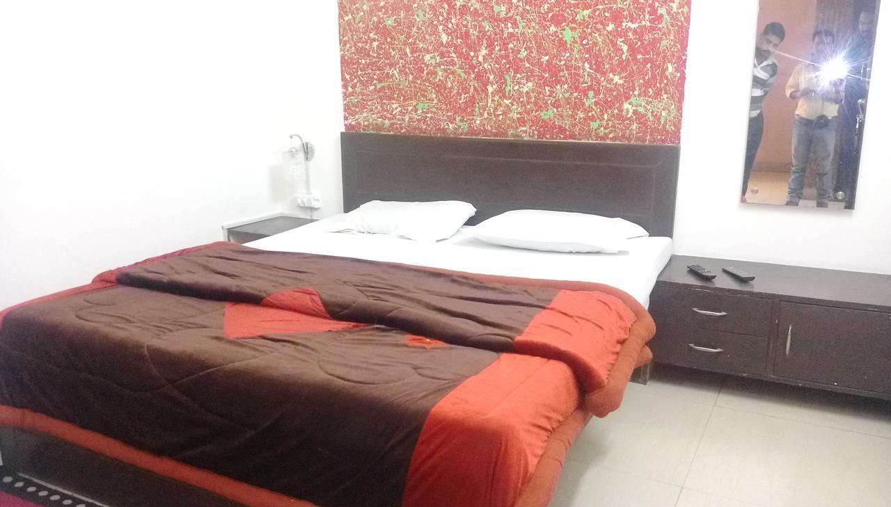 Hotel Aashiyana Agra  Exterior photo